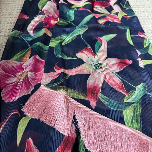 NWT | PatBO
Fringe Trim Sarong
Midnight, size 4 - Picture 6 of 9